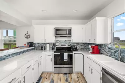 23143 Gulf Drive, Galveston, TX 77554 - Photo 15