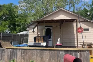 611 7th St, Humble, TX 77338 - Photo 1