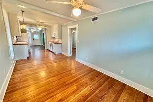 2119 Ave O 1/2, Galveston, TX 77550 - Photo 3