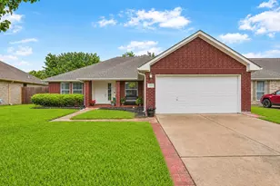 203 Green Isle Ave, Dickinson, TX 77539 - Photo 3