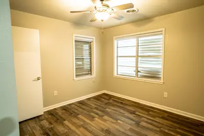 1105 W Saint Louis Avenue, Seadrift, TX 77983 - Photo 15