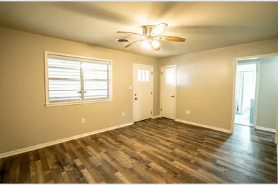 1105 W Saint Louis Avenue, Seadrift, TX 77983 - Photo 5