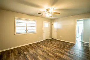 1105 W St Louis Ave, Seadrift, TX 77983 - Photo 5