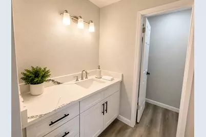 6106 W Airport Boulevard #18, Houston, TX 77035 - Photo 5