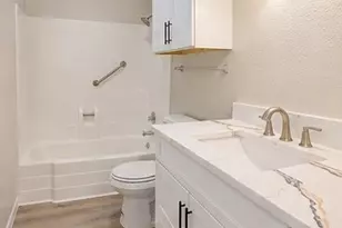 6106 W Airport Blvd, Houston, TX 77035 - Photo 9
