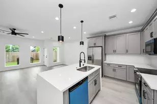 8218 Lawler St, Houston, TX 77051 - Photo 9