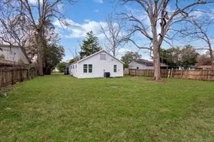 1504 N Travis St, Liberty, TX 77575 - Photo 25