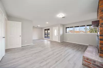 1806 Meadowview Drive, Alvin, TX 77511 - Photo 5