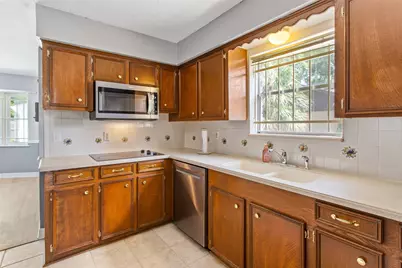 5622 Long Creek Lane, Houston, TX 77088 - Photo 13