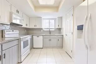 5005 Georgi Ln, Houston, TX 77092 - Photo 9