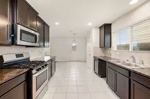 12939 Almeda Crossing Ct, Houston, TX 77048 - Photo 9