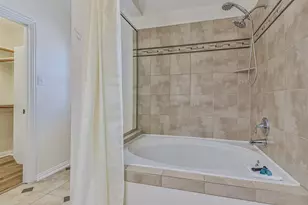 1815 28th St, Galveston, TX 77550 - Photo 17