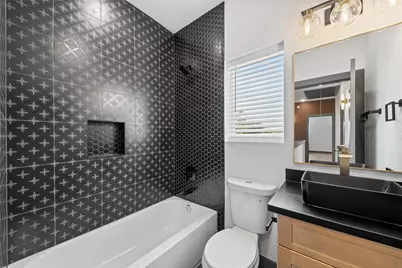 6813 Parkhurst Drive #B, Houston, TX 77028 - Photo 11