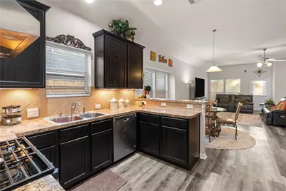 810 Sand Crab Lane, La Marque, TX 77568 - Photo 7