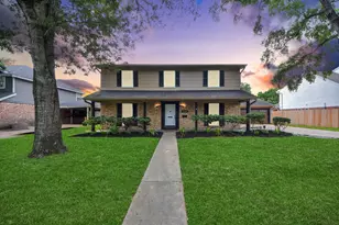 15538 Torry Pines Rd, Houston, TX 77062 - Photo 1