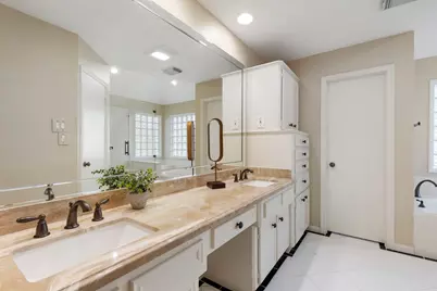 13711 Crickett Hollow Drive, Houston, TX 77069 - Photo 23