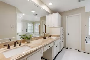 13711 Crickett Hollow Dr, Houston, TX 77069 - Photo 23