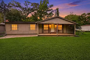 23668 3rd St, New Caney, TX 77357 - Photo 3