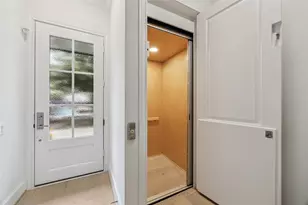 7506 Viano Ln, Houston, TX 77055 - Photo 3