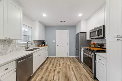 4102 Avenue M 1/2, Galveston, TX 77550 - Photo 11