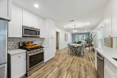 4102 Avenue M 1/2, Galveston, TX 77550 - Photo 9