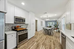 4102 Ave M 1/2, Galveston, TX 77550 - Photo 9