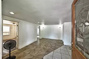 314 King St, Houston, TX 77022 - Photo 7