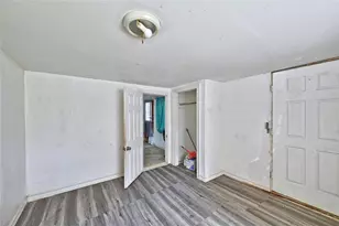 314 King St, Houston, TX 77022 - Photo 17
