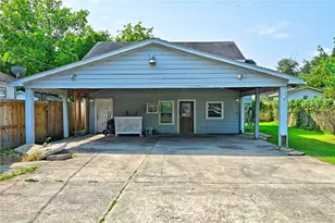 314 King St, Houston, TX 77022 - Photo 1
