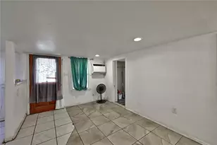 314 King St, Houston, TX 77022 - Photo 17