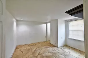 314 King St, Houston, TX 77022 - Photo 9