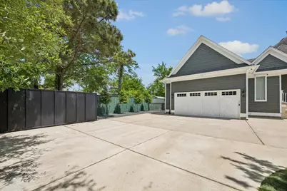 7818 Bellewood Drive, Houston, TX 77055 - Photo 31
