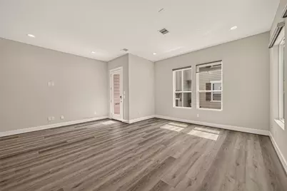 3350 Pinemont Drive, Houston, TX 77018 - Photo 5
