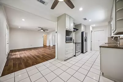 9319 Meadowcroft Drive, Houston, TX 77063 - Photo 9