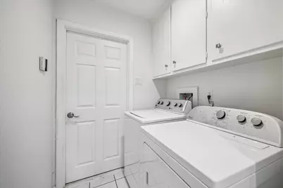 9319 Meadowcroft Drive, Houston, TX 77063 - Photo 15