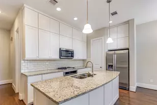 11005 Acorn Falls Dr, Houston, TX 77043 - Photo 9