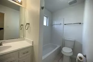 15714 Echo Hill Dr, Houston, TX 77059 - Photo 33