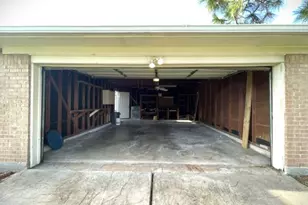 15714 Echo Hill Dr, Houston, TX 77059 - Photo 37