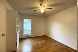 15714 Echo Hill Dr, Houston, TX 77059 - Photo 23