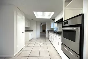 15714 Echo Hill Dr, Houston, TX 77059 - Photo 21