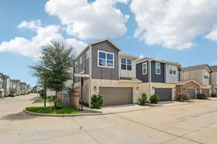 9808 Falling Fern Ln, Houston, TX 77080 - Photo 3