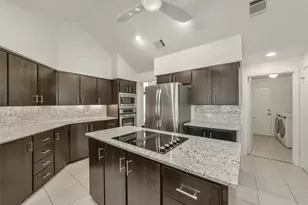 12219 Burgoyne Dr, Houston, TX 77077 - Photo 11