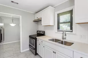 1202 13th St N, Texas City, TX 77590 - Photo 13
