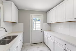 1202 13th St N, Texas City, TX 77590 - Photo 11