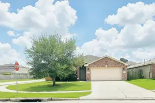 301 Turquoise Trade Dr, La Marque, TX 77568 - Photo 1