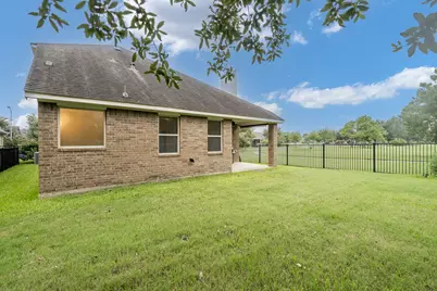 18918 Cove Pointe Dr, Cypress, TX 77433 - Photo 11