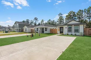 14659 New Vlg Dr, Willis, TX 77378 - Photo 3