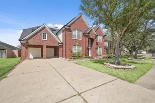 2306 Clawson Falls Ln, Sugar Land, TX 77479 - Photo 3