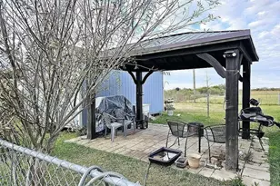 98 Dog Fish Dr, Palacios, TX 77465 - Photo 3