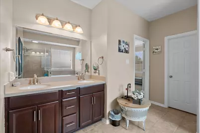 2875 Torano Circle, League City, TX 77573 - Photo 17